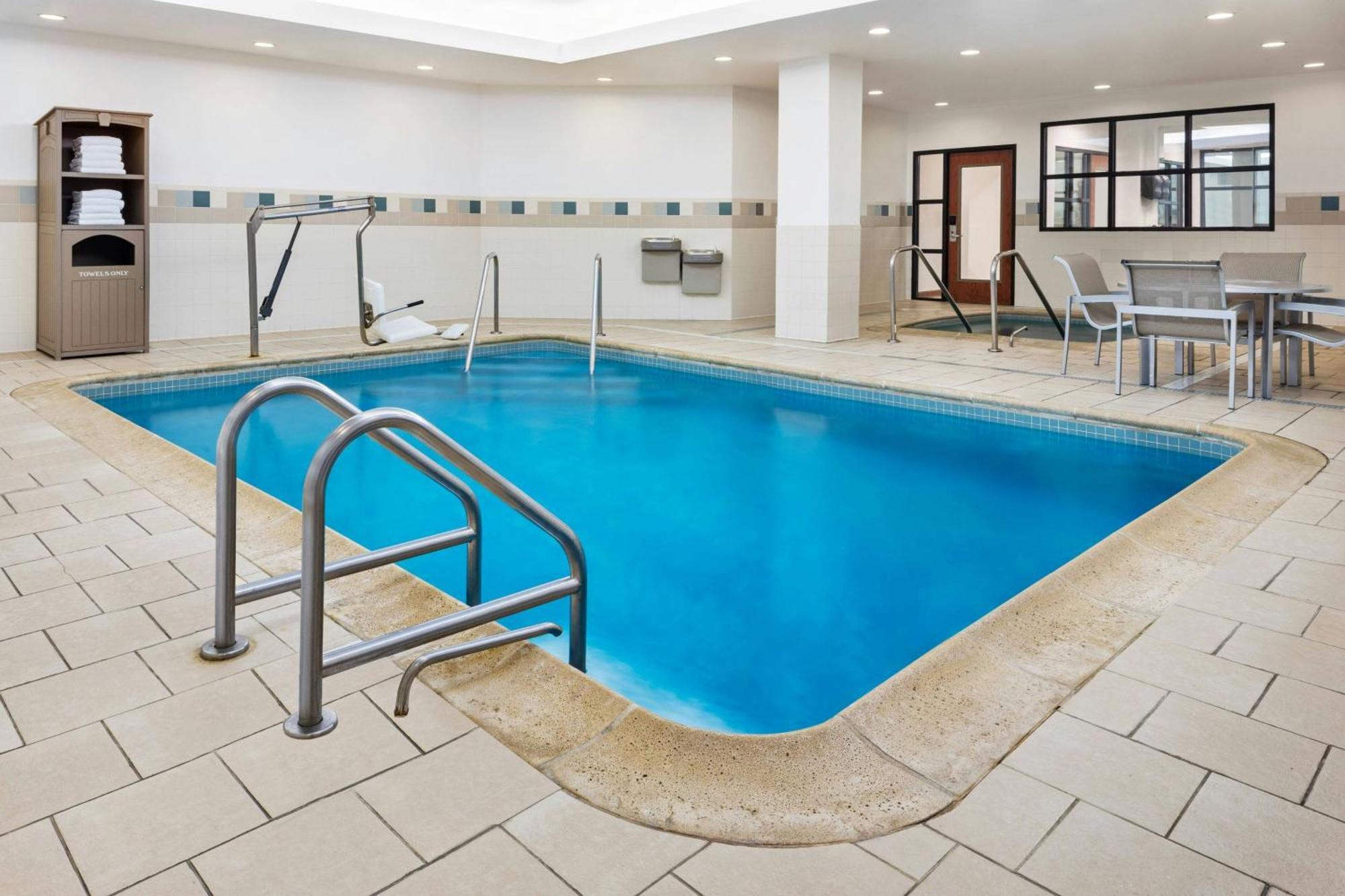 Residence Inn By Marriott Stamford Downtown Экстерьер фото